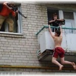 【スカッとする復讐】嫁の不倫発覚⇒盗聴器設置⇒「見つかったら襲われたことにしよう」⇒それを利用した復讐計画発動！！