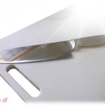 【冷めた瞬間】彼が家にくるなり包丁を貸してと言って台所にこもった。しばらくすると台所からガンッガンッという音が聞こえて慌てて台所に行くと、ボーナスで奮発した包丁で彼が切っていたのは…。