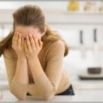 【相談】嫁が子育てが忙しいって理由で料理をしなくなった。惣菜買ってきたり味付きの肉を焼いただけの物ばかり出してくる→とんでもない理由が発覚・・・