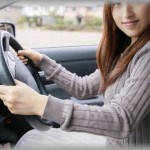 【なんか怖い話】観光地Aに遊びに行こう、と2週間前から彼女と計画。当日、助手席で寝てた俺が目を覚ますと、そこはAとは全く反対方向のサービスエリアだった。「えっA行こうて言ったよね？」と聞くと・・・