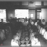 【衝撃体験】小学校の宿題で、おじいちゃんとおばあちゃんの戦争体験の話を聞き取りしてレポートを提出した。「祖父母は疎開が縁で結ばれました。今でもラブラブです」と書いたら担任から呼び出され・・・