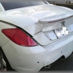 【父よ…】父と車に乗っているとき後ろから追突され、愛車に傷がついてしょんぼりする父。ところがビクビクしながら謝りに来た相手が、予想外に可愛い女の子だったのを見て「いえいえ、これくらい痛くも痒くもありませんよ！（ｷﾘｯ」