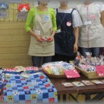 【泥ママ】園のバザーで一番の大作「薔薇のバレッタ」が忽然と消えた。そしたら後日、泥子がピアノ発表会でそのバレッタをつけてたのが目撃され、泥ママに疑いの目が向けられた。怒った泥ママが園に文句を言い、私たちバザー係は園から「泥さんに謝ってください」と言われた。腹がたつけど証拠もないし・・・と困ってたら、広報係のママが「ビデオあるよ」と言い出し、そのビデオを見てみたら・・・