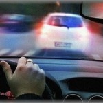 【ザマァ】夜、山間の道を運転して峠を超えてた時、黒塗りのセダンが猛スピードで距離詰めて煽って来た。嫌がらせをやめないので、スピードを落として抜かせたとき、中に勝ち誇ったようなDQNカップルの顔が見えた。ところが少しすると・・・