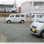 【ずうずうしい話】自営業してる場所の隣が空き地になったので買ってお客様駐車場にしたら、近所の人が勝手に車を停めてた。それらを黙認しつつ、10年して家を建てた結果…