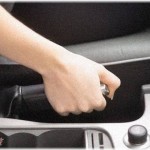 【愚痴】嫁に「車乗るときにサイドブレーキ引くな」と言ってもやめてくれない！