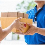 【クレーマー扱い】宅配が来る予定の日、指定の時間に部屋で待っていたのに不在票を入れられた！すぐに再配達の電話をしたが明日になると言われ…