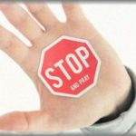 【スカッとする話】ばあちゃんが買ってくれた晴れ着を捨てやがった糞コトメ。今朝「友達と海外旅行♪」と出かけた。泥棒は入国できないとも知らずにw