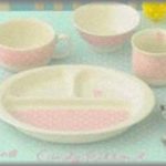 【ムカつく話】亡くなった親友がくれた出産祝いの子供食器セット。娘も私も大切に大切に使っていた。ところが糞トメコトメ「可愛い食器ねぇ〜。でも、ばぁばとおばちゃんがもっといいの買ってあげるわ＝」と言って・・