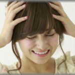 【ムカつく話】どうも義姉に嫌われてるっぽい。旦那に聞いても「嫌われる理由ないだろ」とスルー。ところが、車のドアを目の前で思い切り閉められ頭を強打したり、レストランの予約を私の分だけしてなかったり・・・嫌われてることを確信して旦那を問い詰めてみたら・・・