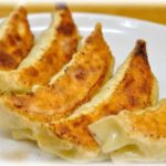 【雑談】中国人「日本人は『本物の餃子』を食べたことがないだけ」日本人「水餃子はご飯のおかずにならない！」