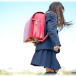 【感動する話】娘「ランドセルってどこで売ってるの？」俺「デパートだよ」娘の友達姉妹「ありがとう」俺「え、まさか…」