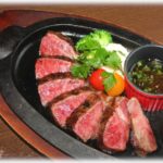 【愚痴】彼がサプライズで予約したステーキ屋で。私「お腹すいてないから肉いらない。酒飲めないから水で」→会計が…