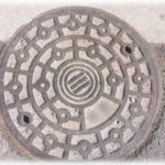 【武勇伝】俺と弟「親父の仕事現場きた！探検しよう！」マンホールが外されている場所を走り回っていたが案の定…。