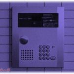 【非常識】真夜中にピンポン連打された。怖くて固まってたんだけど、30分間鳴らされ続けてようやく外を確認。そしたらそこにいたのは・・・