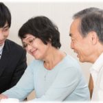 【ムカつく話】入籍済みで式と新婚旅行を控えてるんだけど、義両親が新婚旅行に一緒に行くと言い出した。旦那にクレームしたら「なんで？家族だからいいじゃん」ムカついて「じゃあ私の両親も連れてくから」と言ったら・・・