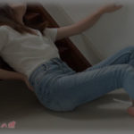 【スカッとする話】コトメが低収入の男とデキ婚することになり、トメと二人で金の無心をしにうちに居座った。ある夜、トイレに起きたコトメにトメがぶつかってきて、コトメは階段からまっさかさま。私がみんなの前で「人殺し～！」と言うと、なんとトメは・・・