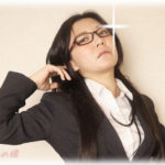 【ずうずうしい話】小旅行が趣味の新人に、お局が「県外へ行ったらお土産買ってくるのが常識でしょ？」と要求。その後、新人は安そうなお土産を持ってくるようになった。ところがある日、課長に高価なお土産を渡しているのを見て「私の方が長くいるのに、こんな不味いお菓子ひとつなの？！」とキレるお局。すると新人は・・・