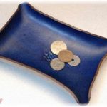 【修羅場】薬屋でお釣りを受け取りポケットに入れたら薬屋のオヤジがでかい声で怒鳴り、ポケットの中を出せと言う。あまりの剣幕に言われるままにポケットの