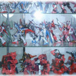 【キチ母】義弟の家に行った時、息子が義弟嫁の部屋の鍵をこじ開けて、飾ってあったガンプラを取ろうとして壊した。泣いてる息子を押しのけて「ウワアアア！」と叫ぶ義弟嫁を見て、みんなドン引き。挙げ句の果てに弁償しろと騒ぐので値段を聞くと、なんと10万！子供のやったことで10万弁償って、義弟嫁キチでしょw　→ ネット民の反応は・・・