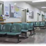 【スカッとする話】病院の待合室で、嫁イビリで有名なおばさんが大声で嫁の悪口を言っていた。それをおばさんの友人がうんうんと聞いていたんだけど