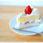 【おバカ】美味しいケーキを買いに行った。嫁「４個買ってきたよ！１個３２０円で〇〇円だったよ！」→嫁「なんで？！」