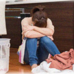 【毒親】不登校だった頃の習慣で何年も家事全部をやらされている。「今は学校行ってるし全部は無理。せめて自分の分は自分でやって」と母に頼んだら・・・