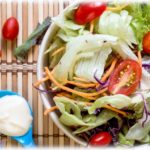 【引いた話】サラダをカップに好きなだけ入れられるベーグル店があったんだが、あるサラリーマンがやってきて…→閉店