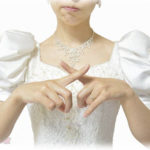 【不幸な結婚式】兄の結婚相手は亡くなった父親の残した借金を返すため、夜クラブで働いてるんだけど、兄も両親も了解済みでの結婚だった。ところが結婚式当日、age嬢テイスト盛り沢山の妙齢女性が4-5人が来て・・・