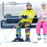 【衝撃体験】スキーのリフトに並んでたら、前の男女が座った途端リフトが停止。なんだろうと思って女性の手元を見ると…