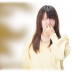 【DQN返し】新幹線にて。私「（うわくっさ！なに？！）」斜め後ろのおっさんが靴を脱いで背もたれに足を乗せてた。うわぁ…と思ってたらお兄さんが…。