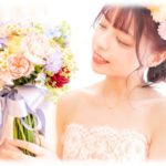 【雑談】私「ブーケトスってみんなが張り切って参加しないと白けるよね。誰も取らずに床に落ちるブーケ…」スレ民「だってなぁ、あれって…」