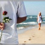 【衝撃】クリスマスにプロポーズするぞ！今年は最高の一年になる…！と浮かれていた時、彼女の家の近くに用事があったからアポなしで彼女の家に寄ってみたら