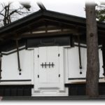 【衝撃体験】実家にお化け蔵と呼ばれる蔵があったんだけど、お化けが出るから入るなと言われていたし鍵がかかってたから俺も両親も一度も入ったことがなかった