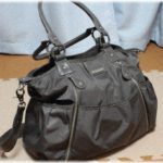 【汚嫁への復讐】嫁の化粧台から聞き慣れぬ携帯呼び出し音が鳴り、調べたら見たことないバッグから見覚えのない携帯がでてきた！