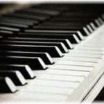 【家族】自閉症の弟。特殊学級を出た後は社会訓練の施設に入っていて、私はたまにピアノを聞かせ、楽譜に興味があるようなので記号と音符を教えたら、次に行った時には一人で「エリーゼのために」を弾いていた。そして……