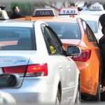 【母親失格】幼稚園児位の頃、母とタクシーから降りた瞬間につまづき、おでこを強打して歩道に吹っ飛んだ。驚いたタクシー運転手が「意識がない！病院へ連れて行きます。」と言ったが、母は軽く笑いながら「大丈夫ですwww帰ります」と言ってしまった。この出来事から、私は母の行動に驚きと失望を抱くことになるのだった。