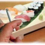 【報告者がキチ】タバコも吸える寿司屋で一服したら、来たばかりの女の集団が嫌そうな顔して席を移動しようとした。あまりにも腹が立った俺は…