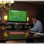 【ゾクッとする怖い話】一人カラオケ行った時、予約曲も途切れたので、ドリンクバーに行って戻ってくると聞いたことない曲がかかってた。履歴見ると((((；ﾟДﾟ))))ｶﾞｸｶﾞｸﾌﾞﾙﾌﾞﾙ