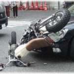 【スカッとする話】大学の頃バイクで走ってたら、バカップルの車に追突されて、１週間の意識不明の重体になった。その間にバカップルは、俺が急にブレーキをかけたと嘘の証言していた。教授に相談したら、ゼミの課題になり、みんなで調べた結果！！