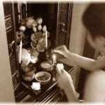 【後悔】嫁が死んだ。傷つけた挙げ句死なせてしまった。余裕が出来たら式挙げて、旅行に行って、子供が出来たら一緒に遊園地に行くって約束してたのに。後悔しかない…